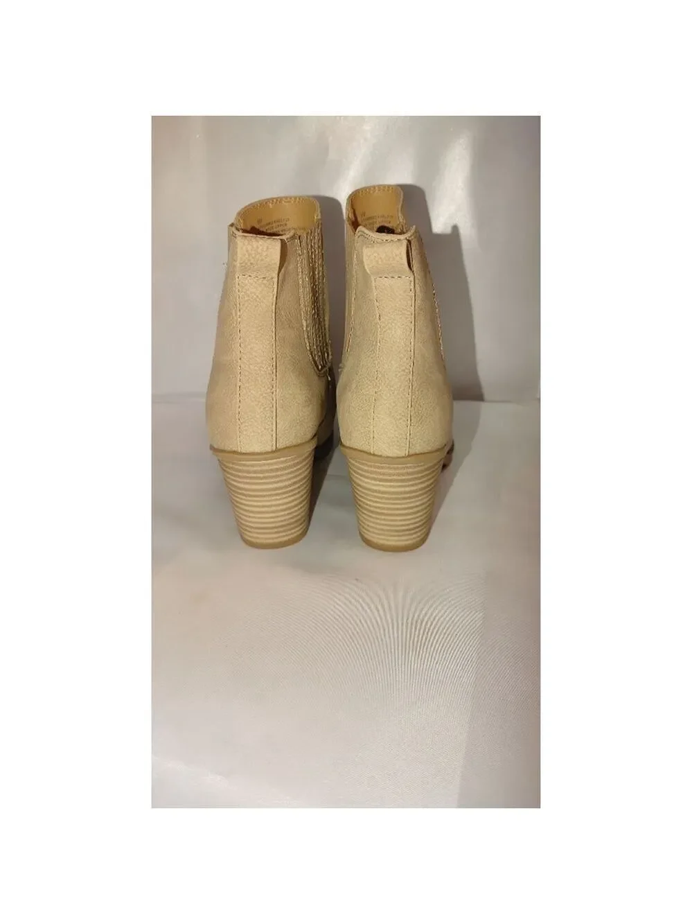 Korks Hadley Block Heel Booties Size 8 NWOT